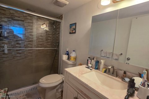 Купить кондоминиум в Халландейл-Бич, Флорида 3 комнаты, 89.93м2, № 2175610 - фото 18