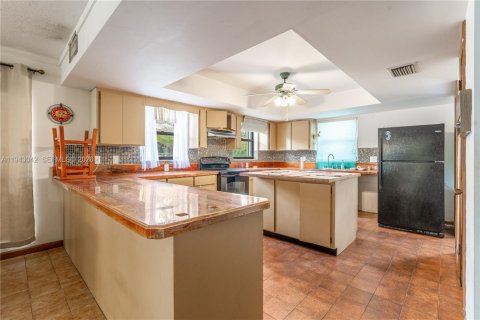 Villa ou maison à vendre à West Palm Beach, Floride: 5 chambres, 252.88 m2 № 2024544 - photo 27