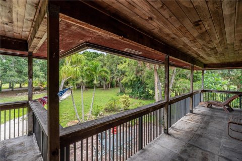 Villa ou maison à vendre à West Palm Beach, Floride: 5 chambres, 252.88 m2 № 2024544 - photo 5