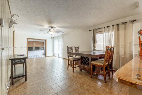 Villa ou maison à vendre à West Palm Beach, Floride: 5 chambres, 252.88 m2 № 2024544 - photo 20