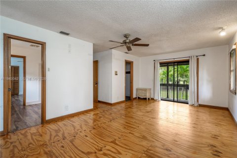 Villa ou maison à vendre à West Palm Beach, Floride: 5 chambres, 252.88 m2 № 2024544 - photo 17