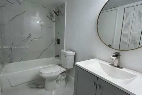 Condo in Miami, Florida, 1 bedroom № 1979871 - photo 5
