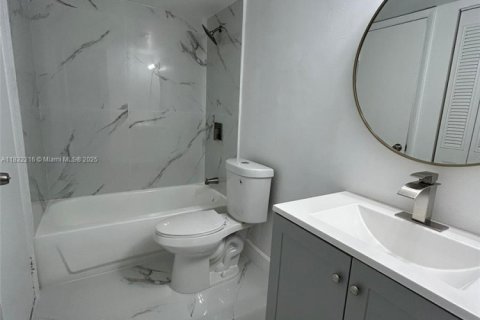 Condo in Miami, Florida, 1 bedroom № 1979871 - photo 8