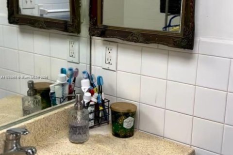 Condominio en venta en West Palm Beach, Florida, 1 dormitorio, 65.4 m2 № 1804452 - foto 2
