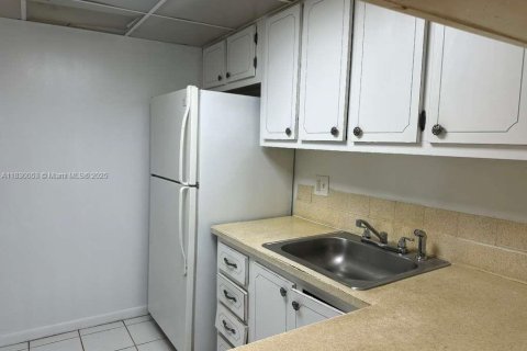 Купить кондоминиум в Уэст-Палм-Бич, Флорида 1 спальня, 65.4м2, № 1804452 - фото 9