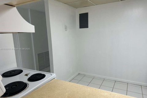 Купить кондоминиум в Уэст-Палм-Бич, Флорида 1 спальня, 65.4м2, № 1804452 - фото 11