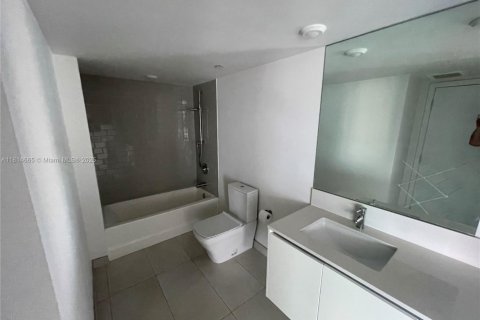 Condo in Bay Harbor Islands, Florida, 2 bedrooms  № 1781918 - photo 12