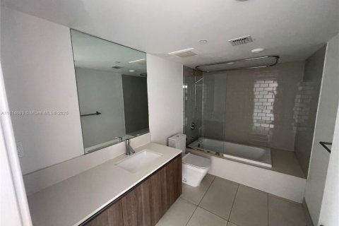 Condo in Bay Harbor Islands, Florida, 2 bedrooms  № 1781918 - photo 11