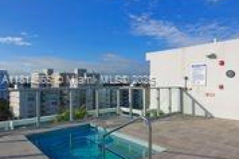Condo in Bay Harbor Islands, Florida, 2 bedrooms  № 1781918 - photo 4