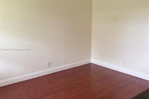 Condo in Oakland Park, Florida, 1 bedroom  № 1770406 - photo 4