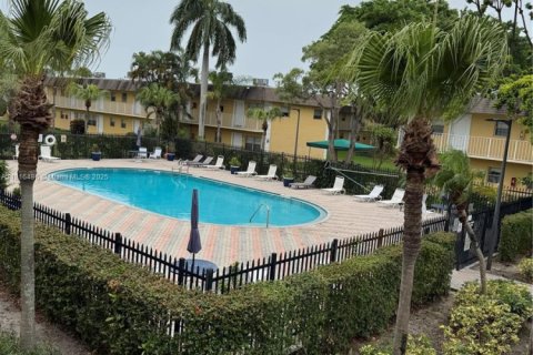 Condo in Oakland Park, Florida, 1 bedroom  № 1770406 - photo 14