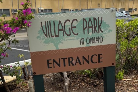 Condo in Oakland Park, Florida, 1 bedroom  № 1770406 - photo 9