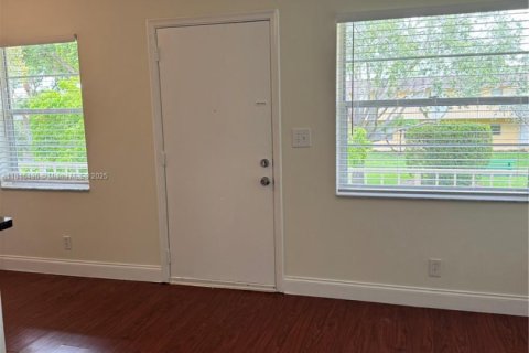 Condo in Oakland Park, Florida, 1 bedroom  № 1770406 - photo 3