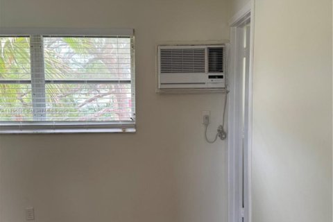 Condo in Oakland Park, Florida, 1 bedroom  № 1770406 - photo 6