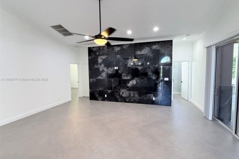 Купить виллу или дом в Порт-Сент-Луси, Флорида 10 комнат, 265.24м2, № 1949285 - фото 14