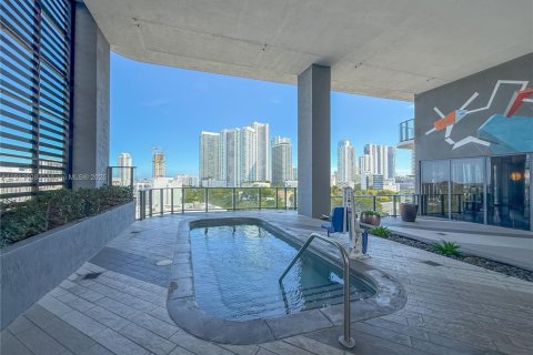 Condo in Miami, Florida, 1 bedroom № 2089332 - photo 17