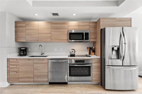 Condo in Miami, Florida, 1 bedroom № 2089332 - photo 12