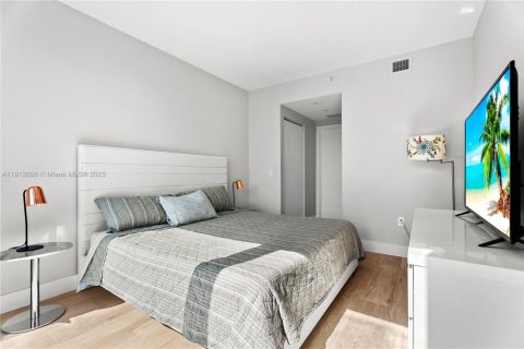 Condo in Miami, Florida, 1 bedroom № 2089332 - photo 13