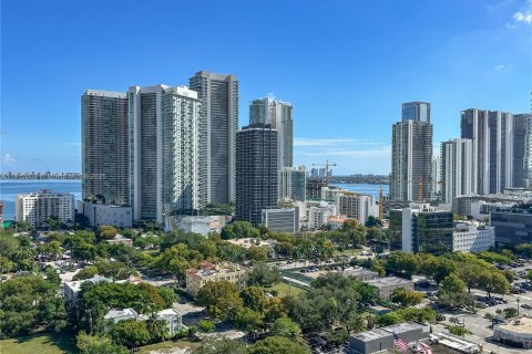 Condo in Miami, Florida, 1 bedroom № 2089332 - photo 7