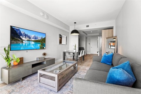 Condo in Miami, Florida, 1 bedroom № 2089332 - photo 9