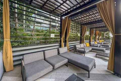 Condo in Miami, Florida, 1 bedroom № 2089332 - photo 18
