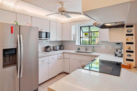 Casa en venta en Fort Lauderdale, Florida, 3 dormitorios, 249.26 m2 № 2088702 - foto 7