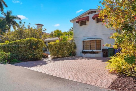 Casa en venta en Fort Lauderdale, Florida, 3 dormitorios, 249.26 m2 № 2088702 - foto 2
