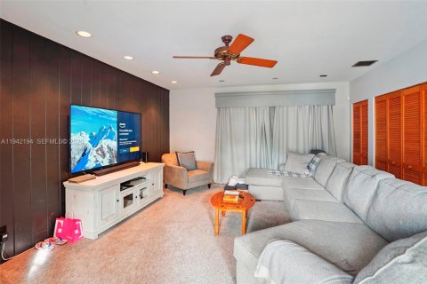 Casa en venta en Fort Lauderdale, Florida, 3 dormitorios, 249.26 m2 № 2088702 - foto 22