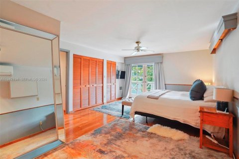 Casa en venta en Fort Lauderdale, Florida, 3 dormitorios, 249.26 m2 № 2088702 - foto 13