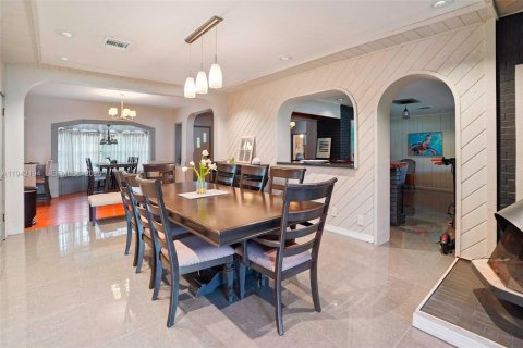 Casa en venta en Fort Lauderdale, Florida, 3 dormitorios, 249.26 m2 № 2088702 - foto 10