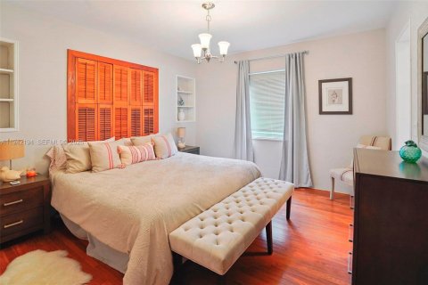 Casa en venta en Fort Lauderdale, Florida, 3 dormitorios, 249.26 m2 № 2088702 - foto 14