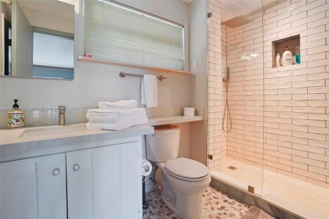 Casa en venta en Fort Lauderdale, Florida, 3 dormitorios, 249.26 m2 № 2088702 - foto 18