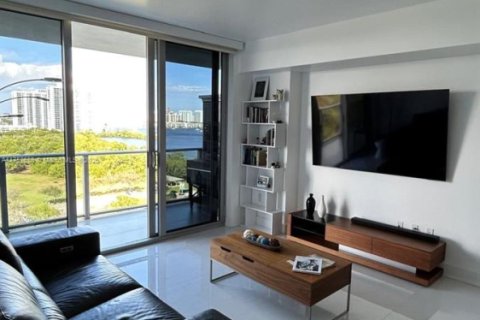 Condominio en venta en North Miami Beach, Florida, 1 dormitorio, 87.05 m2 № 1692257 - foto 5