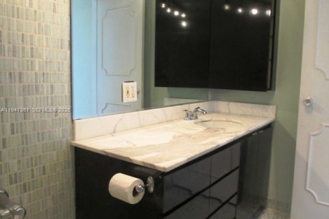 Condo in West Palm Beach, Florida, 1 bedroom  № 2003533 - photo 8