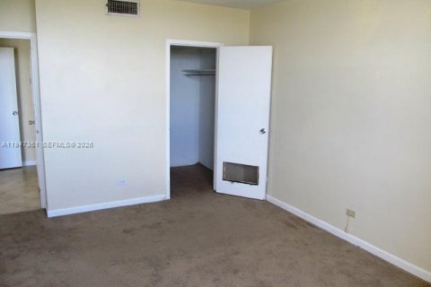 Condo in West Palm Beach, Florida, 1 bedroom  № 2003533 - photo 5