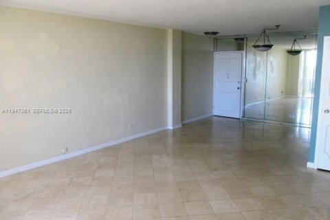 Condo in West Palm Beach, Florida, 1 bedroom  № 2003533 - photo 4