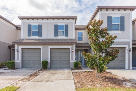 Touwnhouse à vendre à Wesley Chapel, Floride: 3 chambres, 148.36 m2 № 2438104 - photo 2