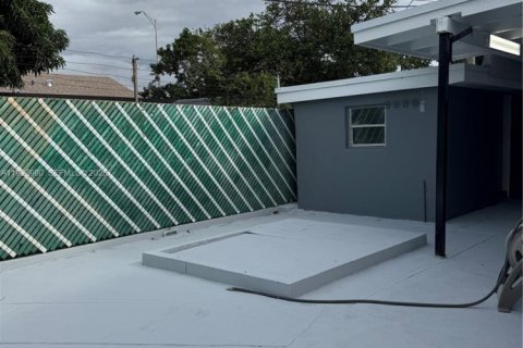 Villa ou maison à louer à Hialeah, Floride: 3 chambres, 179.21 m2 № 1987275 - photo 25