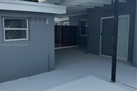 Villa ou maison à louer à Hialeah, Floride: 3 chambres, 179.21 m2 № 1987275 - photo 27