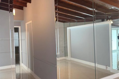 Villa ou maison à louer à Hialeah, Floride: 3 chambres, 179.21 m2 № 1987275 - photo 21