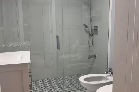 Villa ou maison à louer à Hialeah, Floride: 3 chambres, 179.21 m2 № 1987275 - photo 14