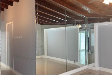 Villa ou maison à louer à Hialeah, Floride: 3 chambres, 179.21 m2 № 1987275 - photo 22