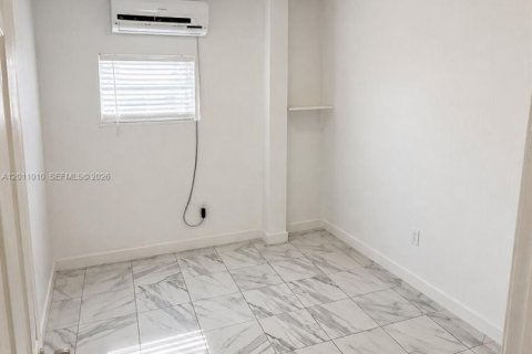 Commercial property in Miami Gardens, Florida 1 bedroom, 134.89 sq.m. № 2073674 - photo 5