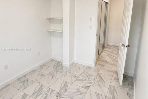Commercial property in Miami Gardens, Florida 1 bedroom, 134.89 sq.m. № 2073674 - photo 6