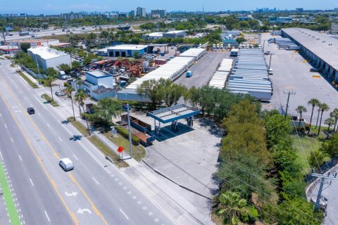 Commercial property in Pompano Beach, Florida № 2187308 - photo 11