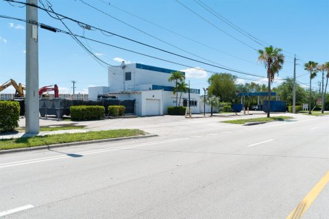 Commercial property in Pompano Beach, Florida № 2187308 - photo 7