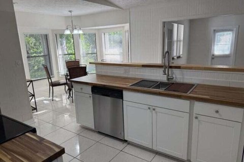 Villa ou maison à vendre à Port St. Lucie, Floride: 3 chambres, 150.41 m2 № 2385195 - photo 2
