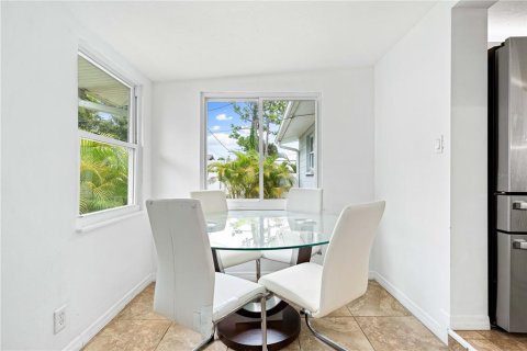 Casa en alquiler en Sarasota, Florida, 3 dormitorios, 117.24 m2 № 1906466 - foto 22
