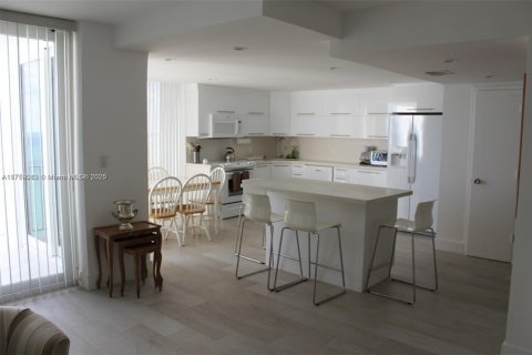 Condominio en alquiler en Key Biscayne, Florida, 3 dormitorios, 174.19 m2 № 1991087 - foto 17