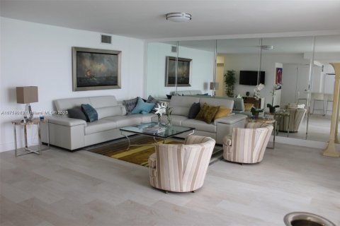 Condominio en alquiler en Key Biscayne, Florida, 3 dormitorios, 174.19 m2 № 1991087 - foto 6